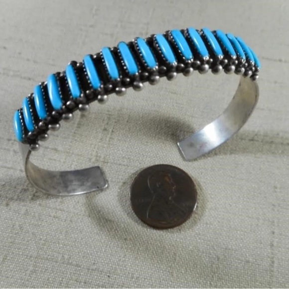 Vintage Native American Petite Point Cuff signed by Zuni Artist - Picture 5 of 5